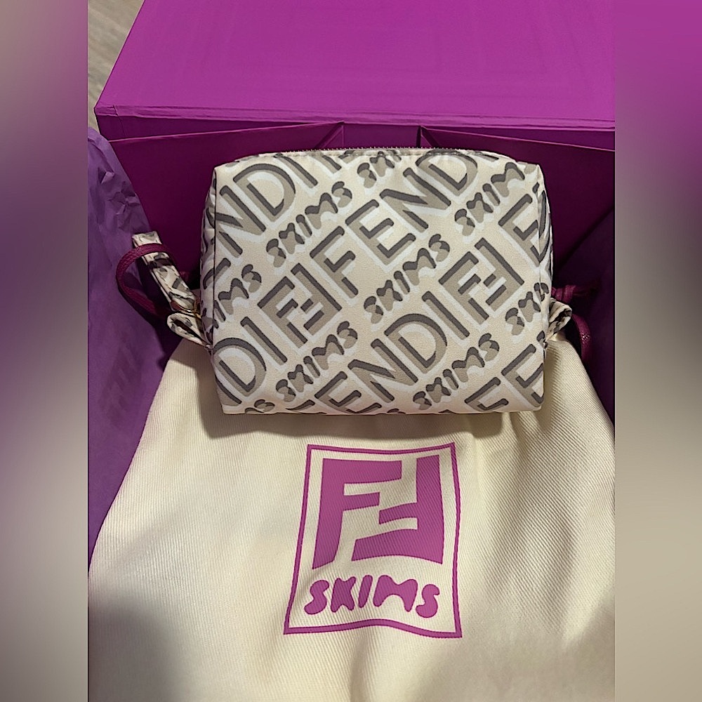 Fendi Skims Pouch🩷